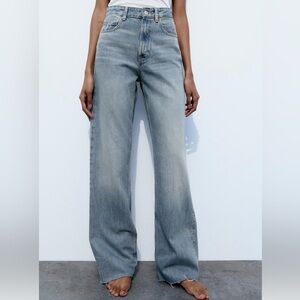 Zara High Waisted Jean size 4 NWT